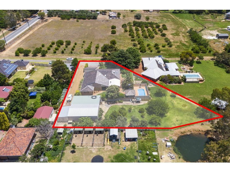 179 Pomeroy Road, Lesmurdie WA 6076