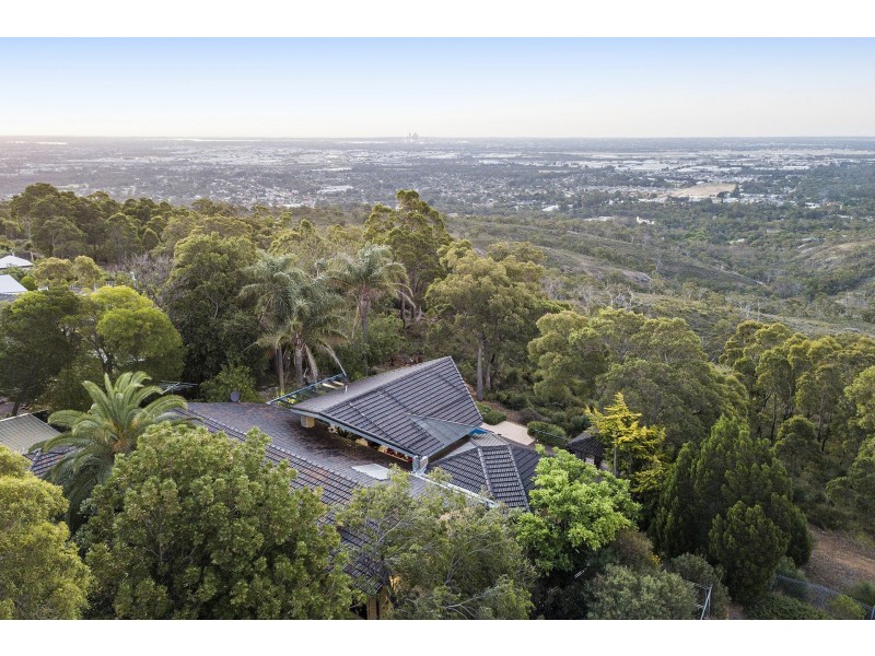 24 Bolt Court, Lesmurdie WA 6076