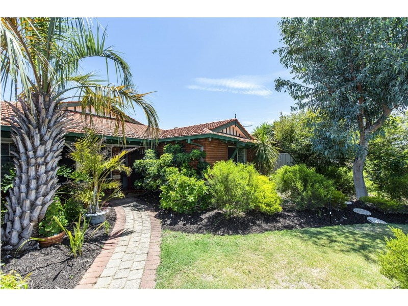 9 Tungsten Court, Forrestfield WA 6058