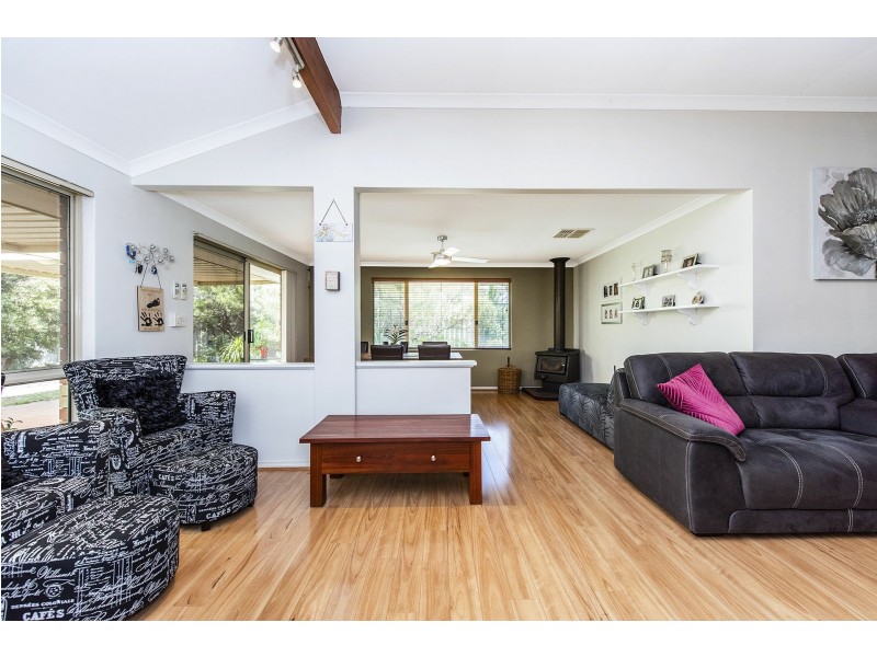 9 Tungsten Court, Forrestfield WA 6058