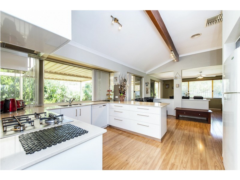 9 Tungsten Court, Forrestfield WA 6058