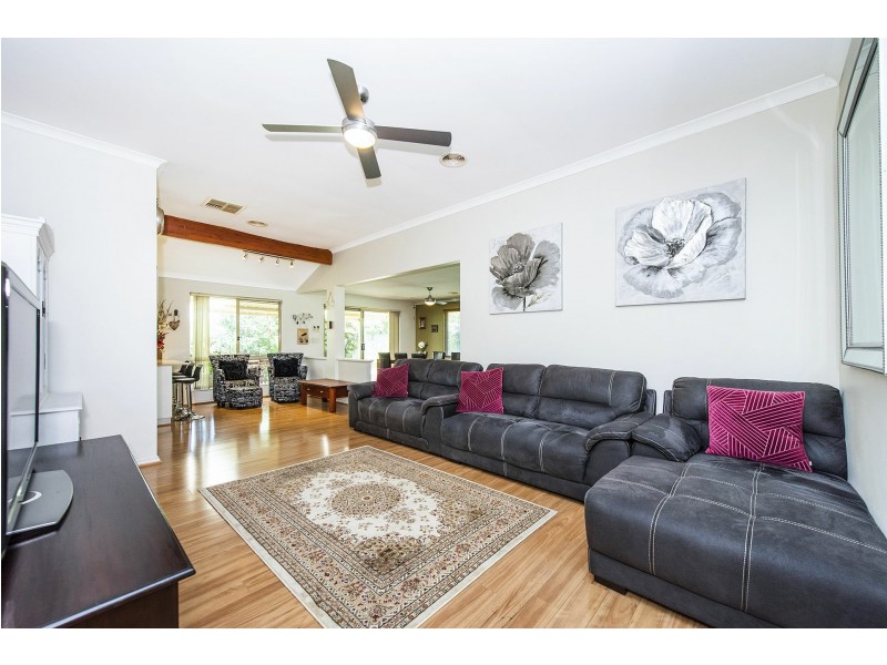 9 Tungsten Court, Forrestfield WA 6058