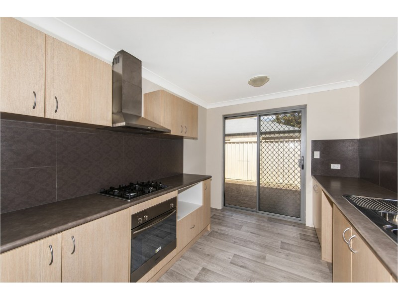 12/26 Mangosteen Drive, Forrestfield WA 6058