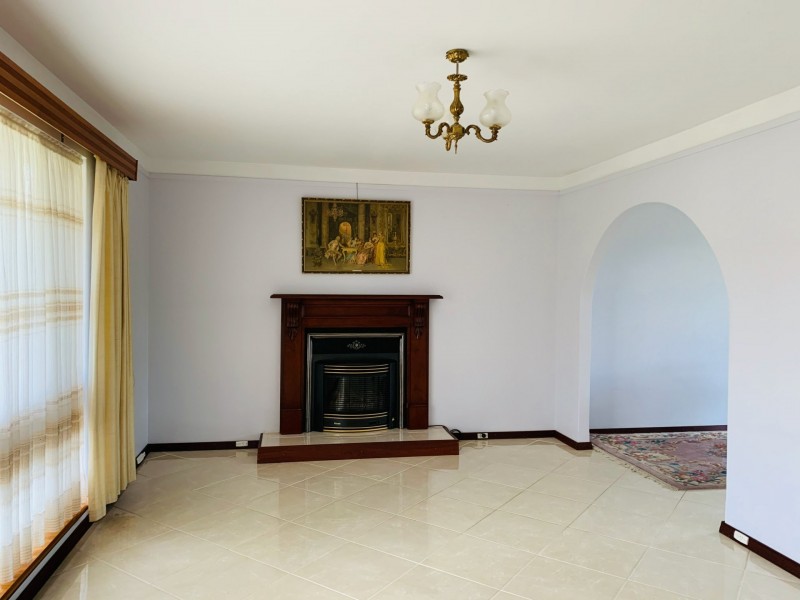 10 Elmwood Crescent, Lesmurdie WA 6076