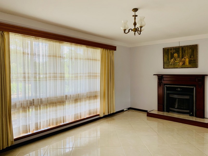 10 Elmwood Crescent, Lesmurdie WA 6076