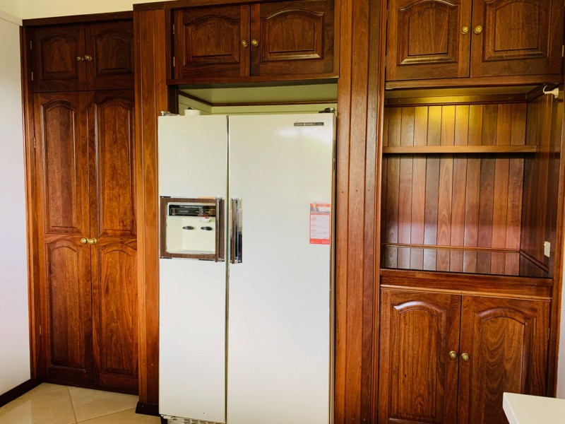 10 Elmwood Crescent, Lesmurdie WA 6076