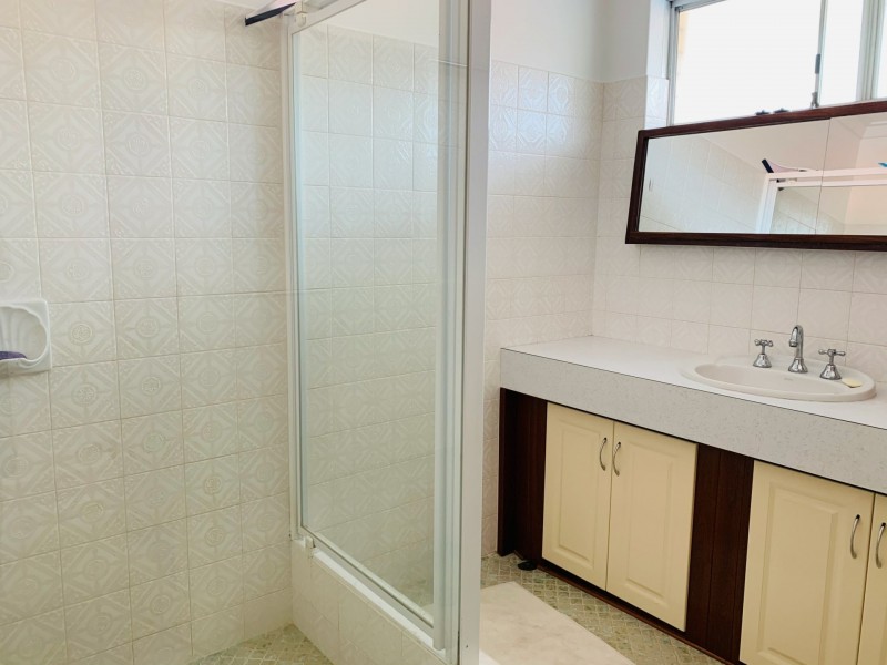 10 Elmwood Crescent, Lesmurdie WA 6076