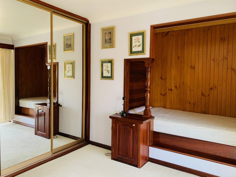 10 Elmwood Crescent, Lesmurdie WA 6076