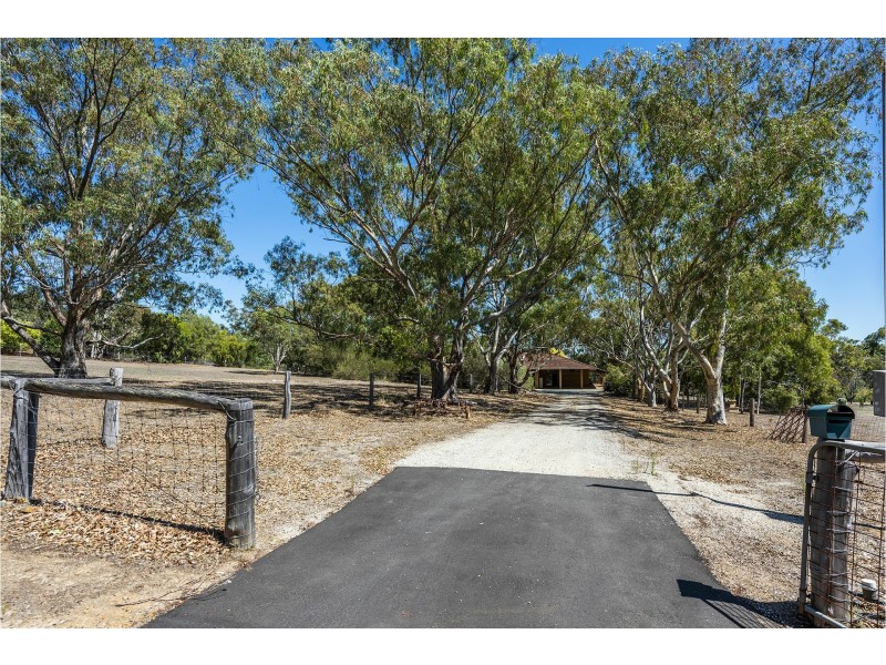 1190 Glen Road, Darlington WA 6070