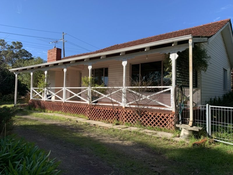 8 Lane Road, Kalamunda WA 6076