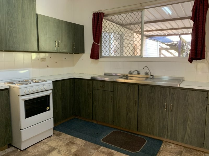 8 Lane Road, Kalamunda WA 6076