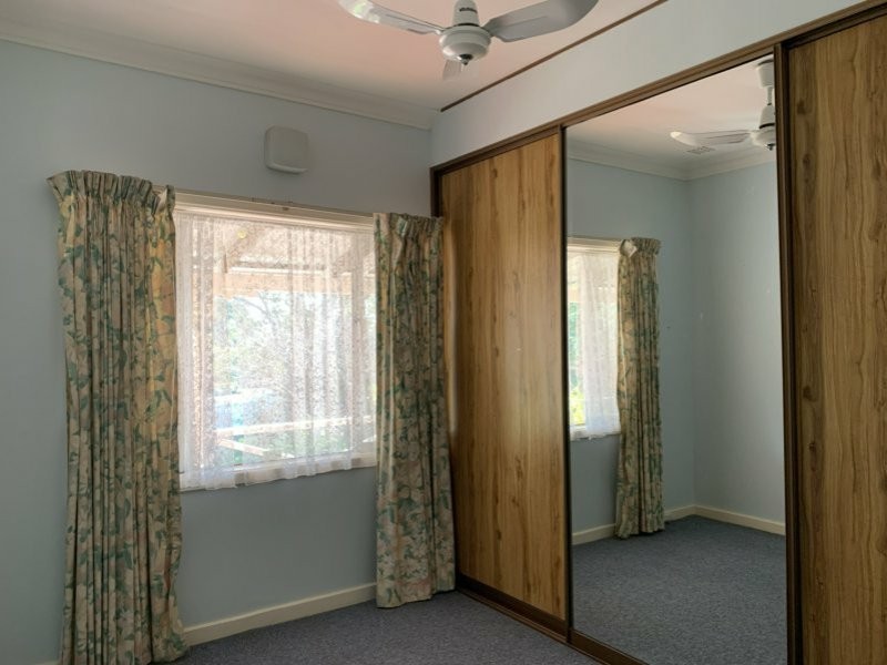 8 Lane Road, Kalamunda WA 6076