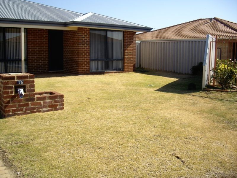 16 Tuscany Place, Caversham WA 6055