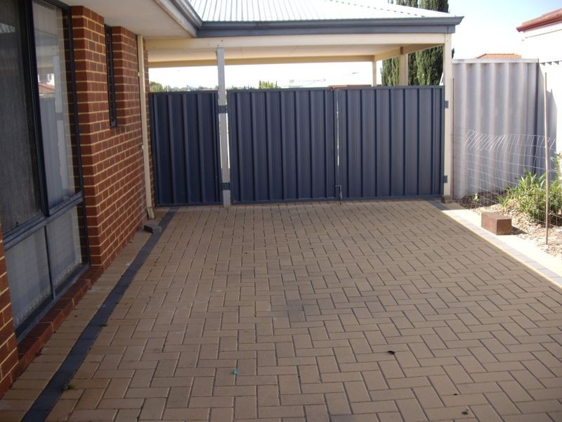 16 Tuscany Place, Caversham WA 6055