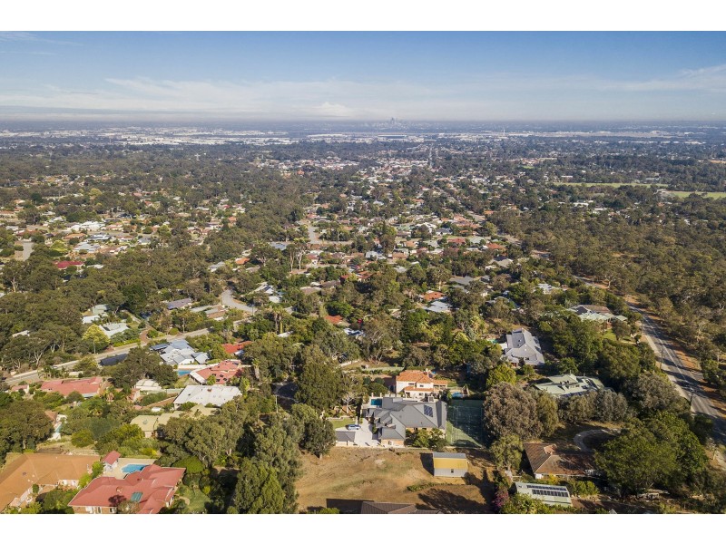 18 Grenville Road, Gooseberry Hill WA 6076