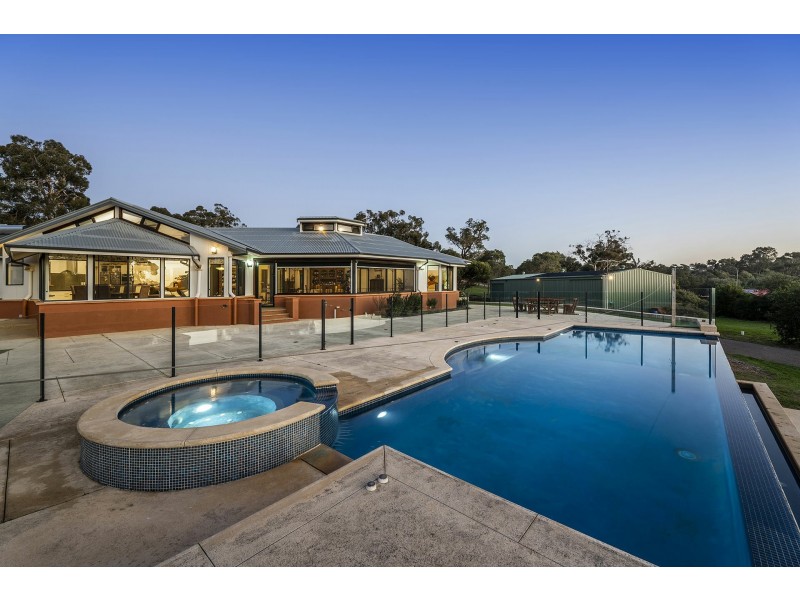 165 Ridge Hill Road, Gooseberry Hill WA 6076