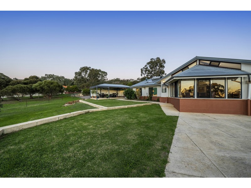 165 Ridge Hill Road, Gooseberry Hill WA 6076