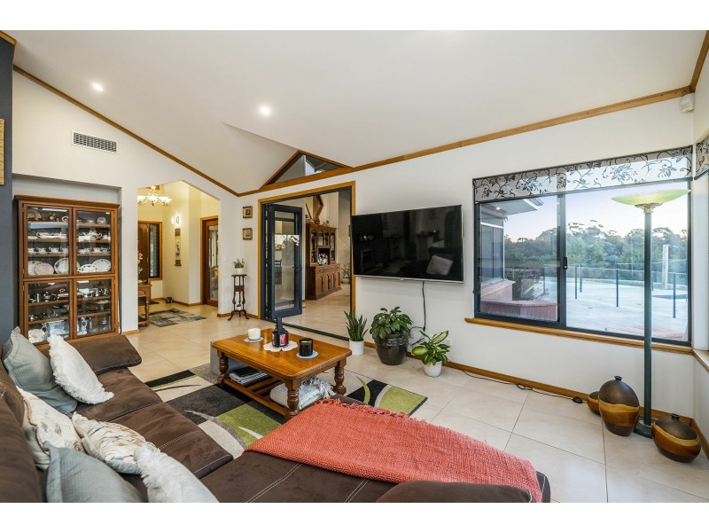 165 Ridge Hill Road, Gooseberry Hill WA 6076