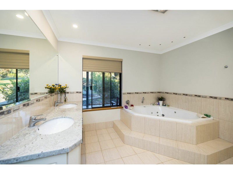 165 Ridge Hill Road, Gooseberry Hill WA 6076