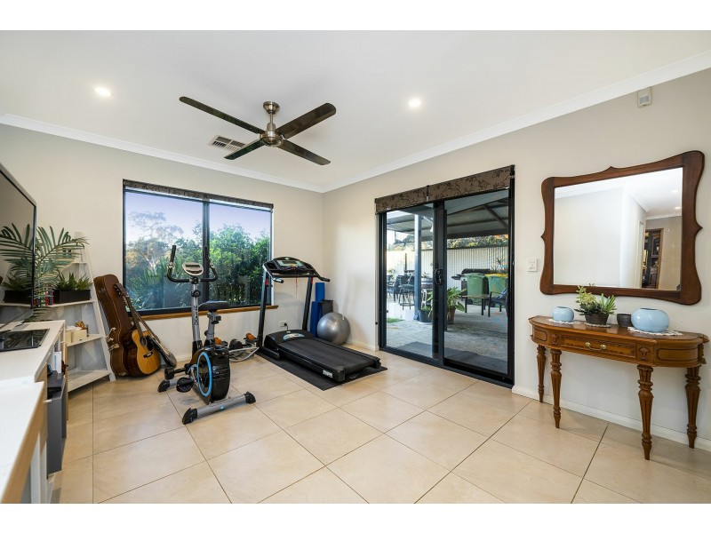 165 Ridge Hill Road, Gooseberry Hill WA 6076