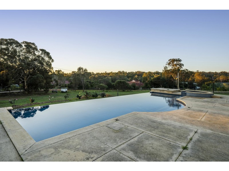 165 Ridge Hill Road, Gooseberry Hill WA 6076