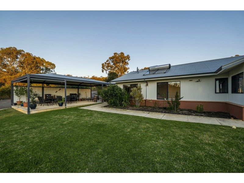 165 Ridge Hill Road, Gooseberry Hill WA 6076