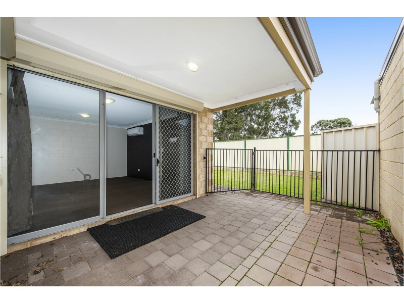 28 Mangosteen Drive, Forrestfield WA 6058