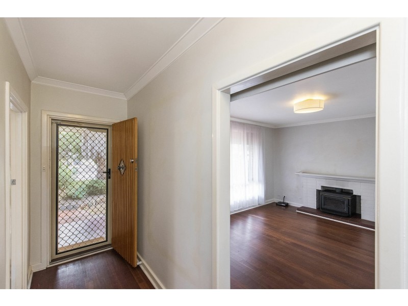 25 Albemarle Way, High Wycombe WA 6057