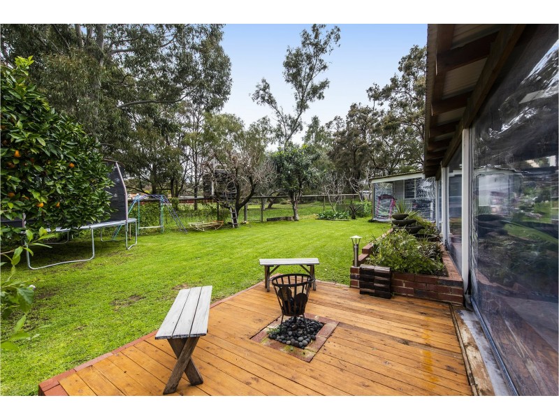 17 Nangkita Road, Lesmurdie WA 6076