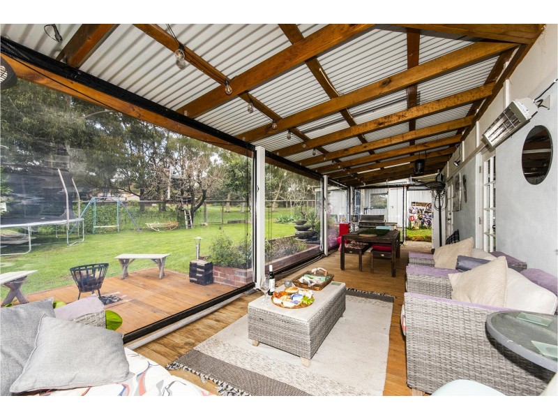 17 Nangkita Road, Lesmurdie WA 6076