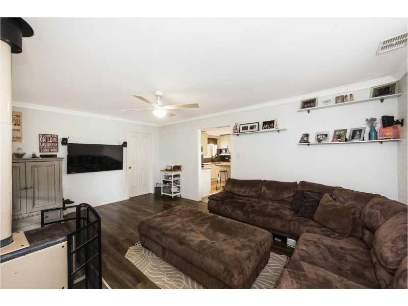 17 Nangkita Road, Lesmurdie WA 6076