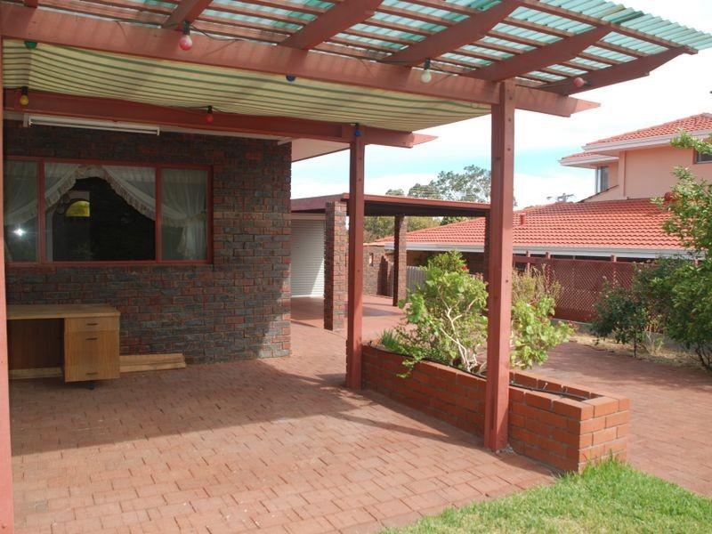 9 Scenic Drive, Maida Vale WA 6057