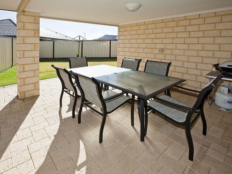 63 Myerson Crescent, Maida Vale WA 6057