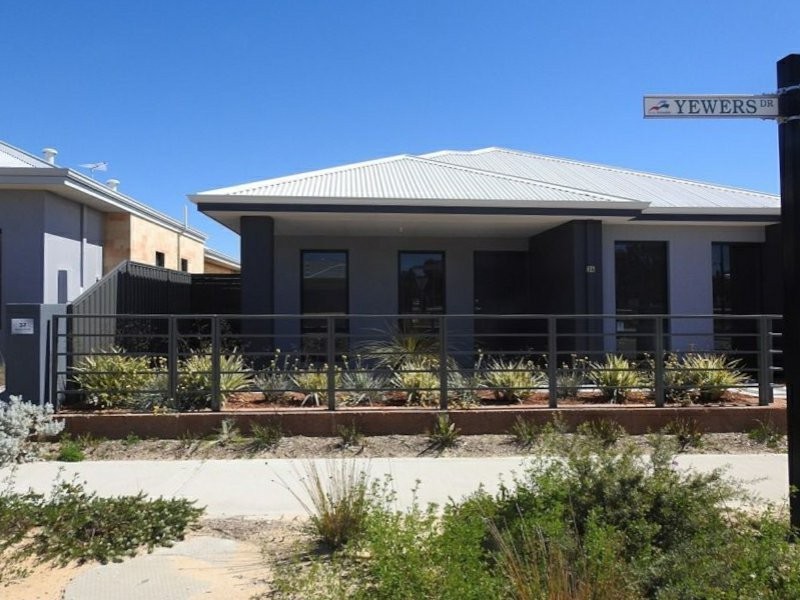 34 Yewers Drive, Champion Lakes WA 6111