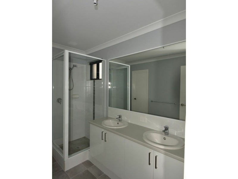 34 Yewers Drive, Champion Lakes WA 6111