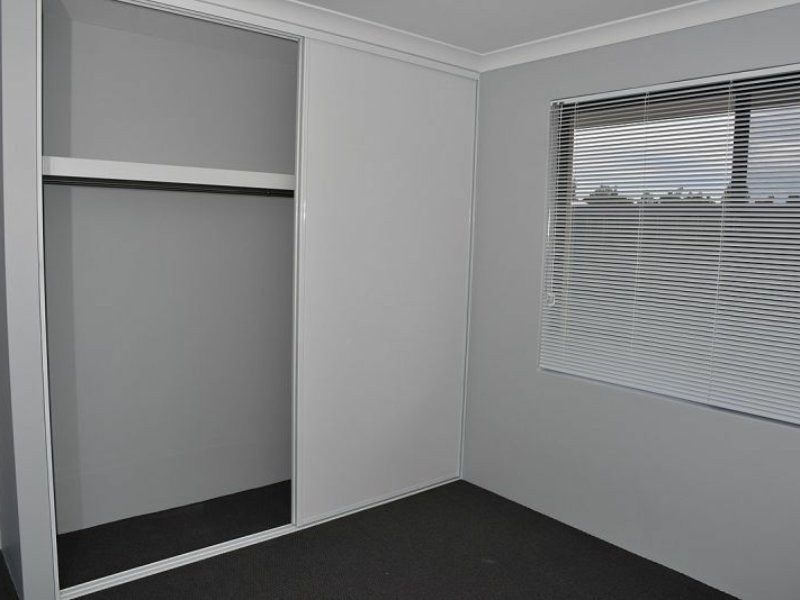 34 Yewers Drive, Champion Lakes WA 6111