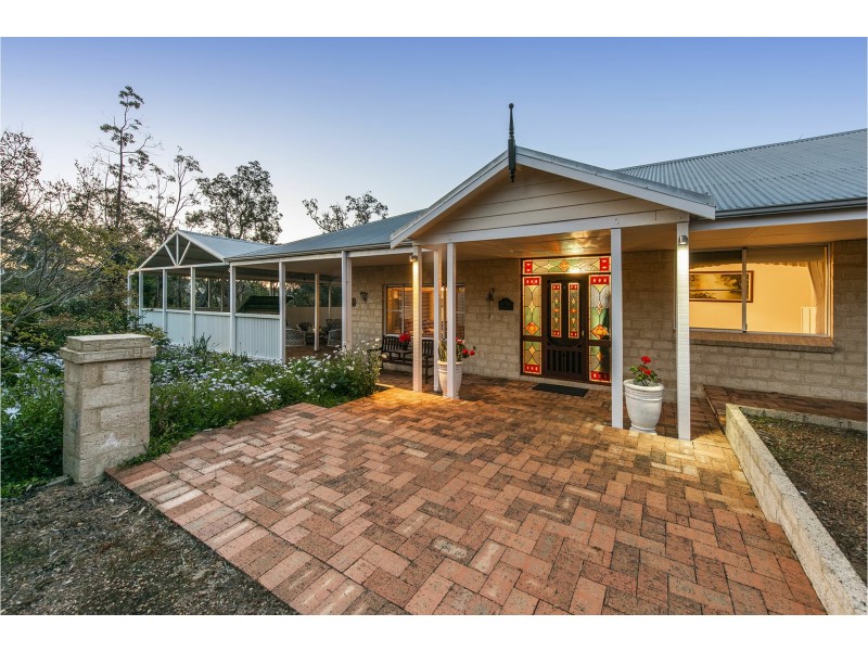 20 Dodd Road, Bickley WA 6076