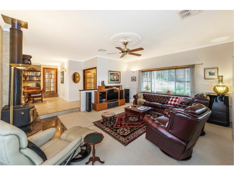 20 Dodd Road, Bickley WA 6076