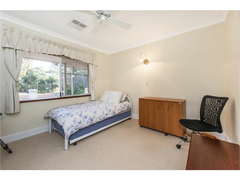 20 Dodd Road, Bickley WA 6076