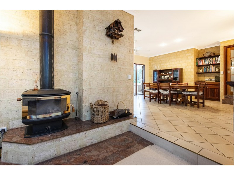 20 Dodd Road, Bickley WA 6076