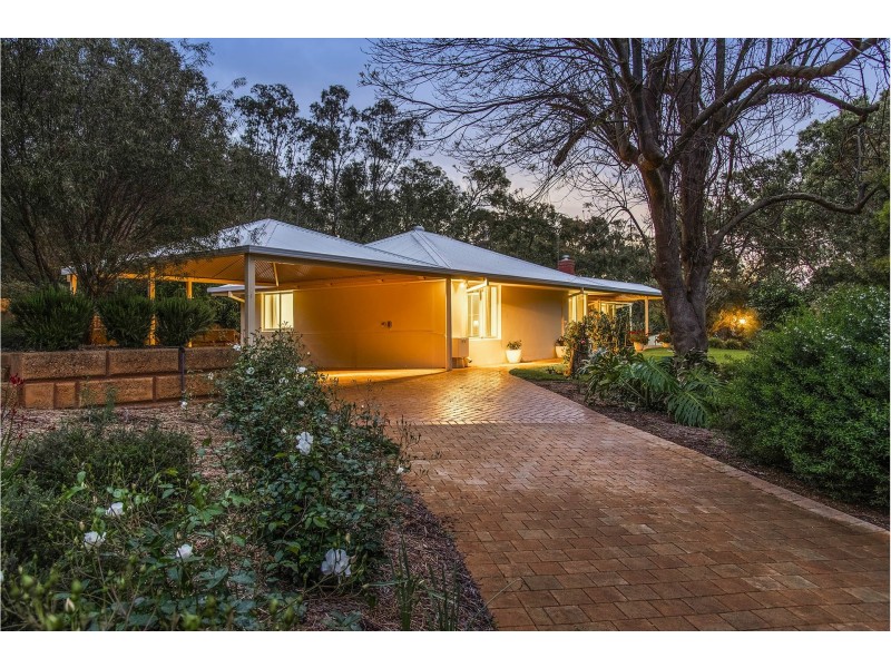 31 Zamia Road, Gooseberry Hill WA 6076