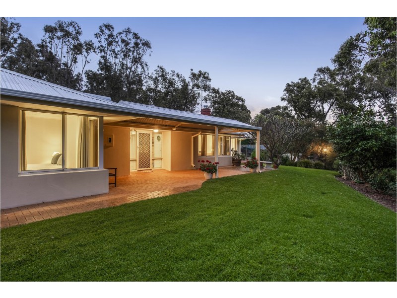 31 Zamia Road, Gooseberry Hill WA 6076