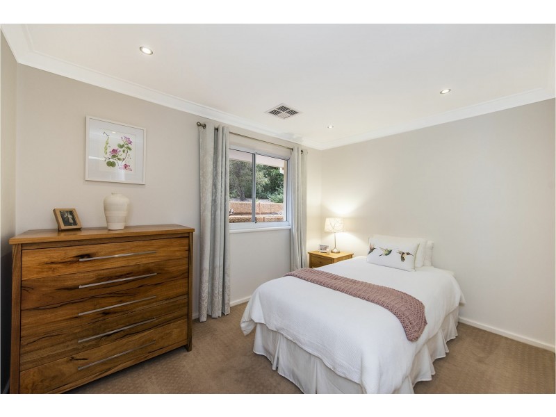 31 Zamia Road, Gooseberry Hill WA 6076