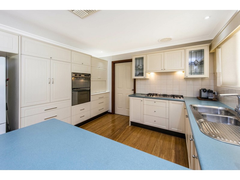 25 Pruiti Crescent, Lesmurdie WA 6076