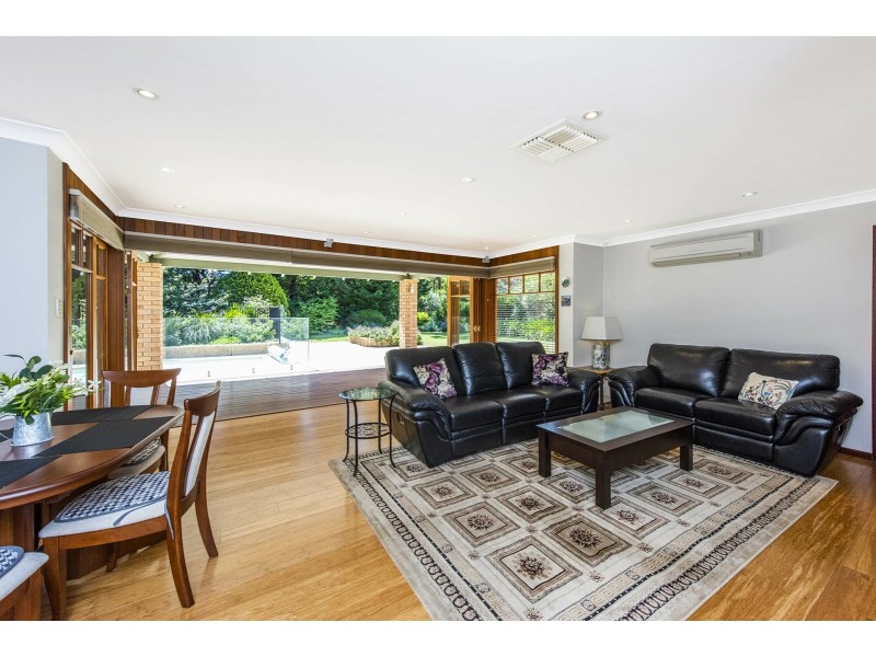 25 Pruiti Crescent, Lesmurdie WA 6076