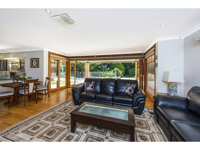 25 Pruiti Crescent, Lesmurdie WA 6076