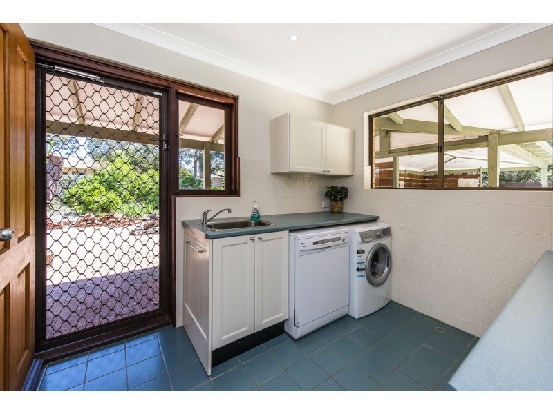 25 Pruiti Crescent, Lesmurdie WA 6076