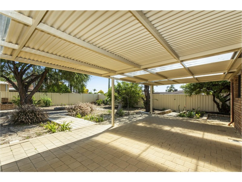 2 Emms Court, High Wycombe WA 6057