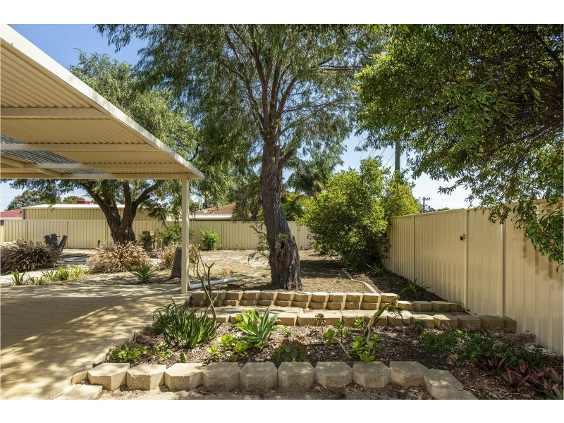 2 Emms Court, High Wycombe WA 6057