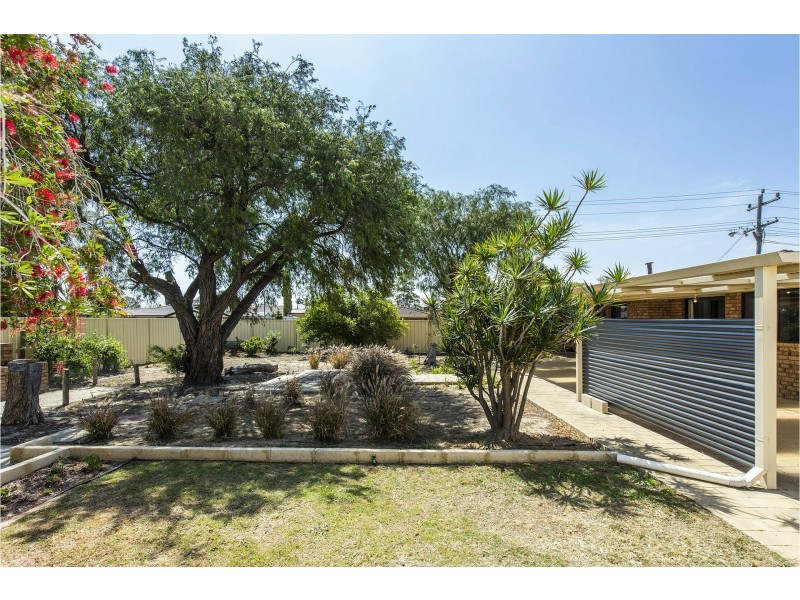 2 Emms Court, High Wycombe WA 6057